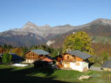 Chalet La Marmotte, Vue chaîne des Aravis en automne