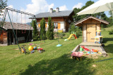 Chalet La Marmotte, Balançoires, bac à sable jeux d'enfants