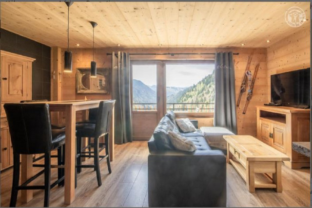 Vue d'ensemble salon salle à manger - © SCI de Borderan Vue d'ensemble salon salle à manger