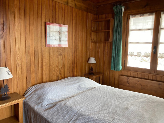 Chambre lit double (140 cm)