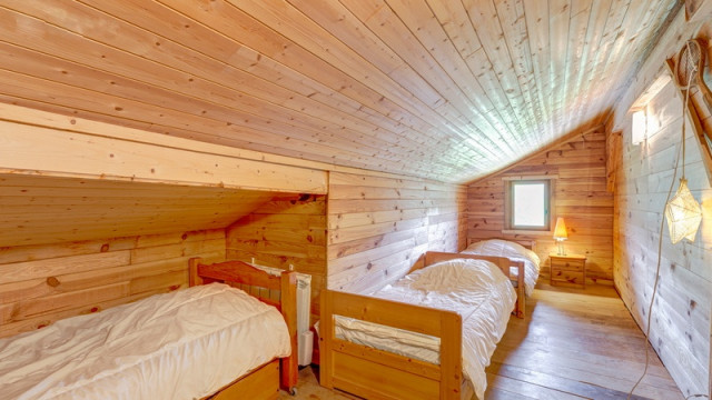 chambre 3 - 3 couchages - © Mr et Mme RAVEL chambre 3 - 3 couchages