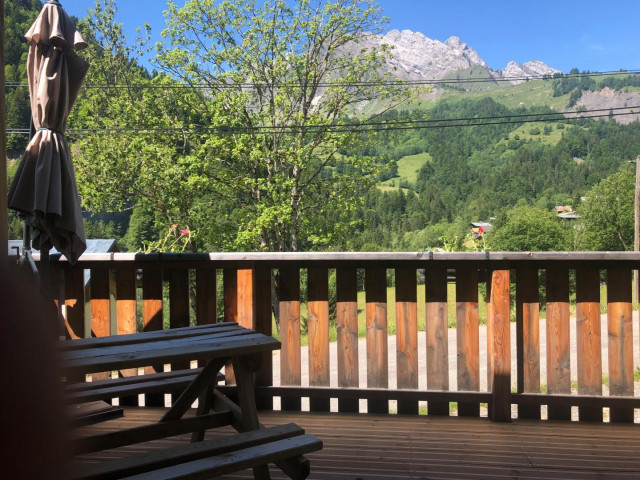 DEPUIS LA TERRASSE