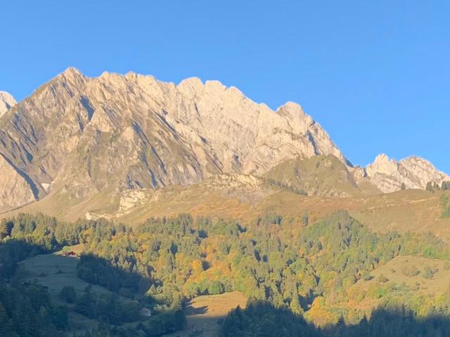 L'ÉTALE EN AUTOMNE VUE DEPUIS LA TERRASSE