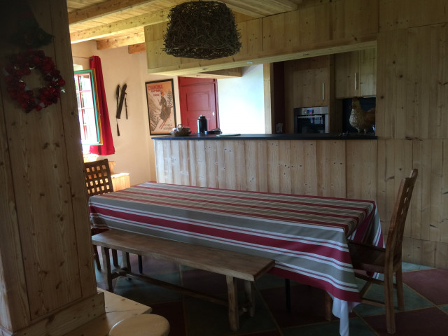 Crest voland vue sur cuisine - © Flavigny Catherine Crest voland vue sur cuisine
