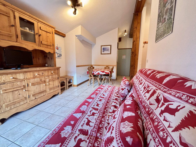 _lv_images__lot_0000020015_03_7307275