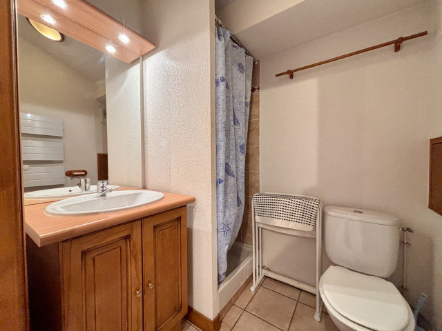 _lv_images__lot_0000020015_08_7745571