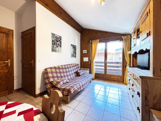 _lv_images__lot_0000020015_15_6876364