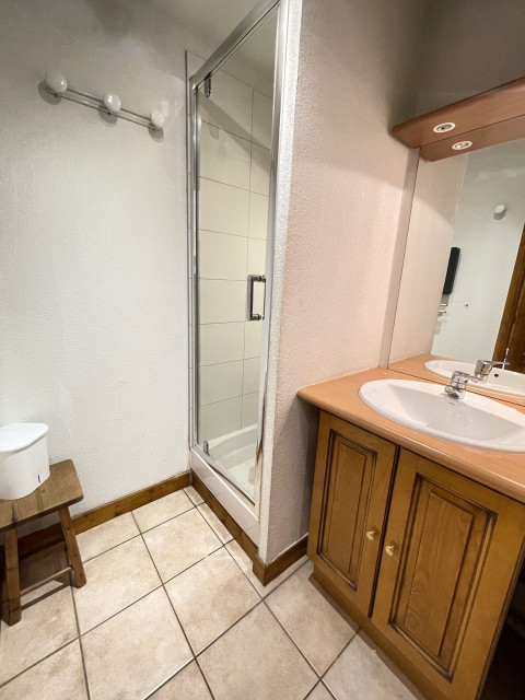 _lv_images__lot_0000020027_04_6956907