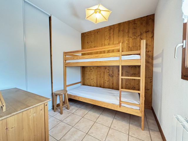 _lv_images__lot_0000020034_05_6877469