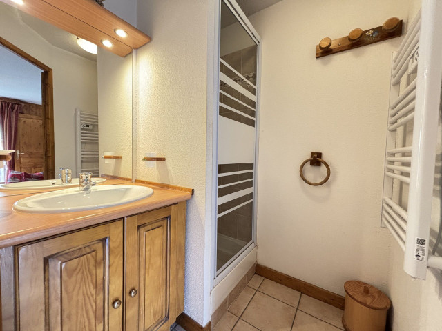 _lv_images__lot_0000020034_08_7191299