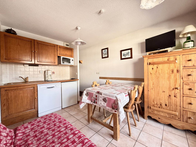 _lv_images__lot_0000020036_04_7676666