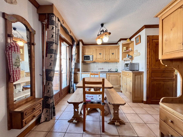 _lv_images__lot_0000020076_03_7468392