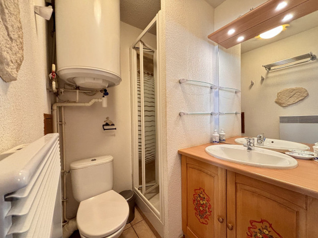 _lv_images__lot_0000020076_09_7242902