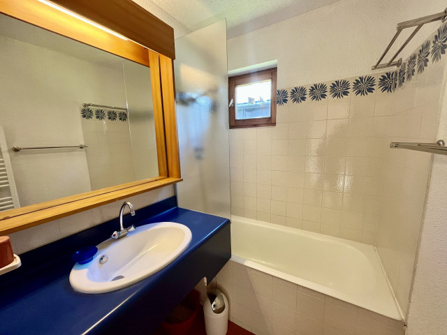 _lv_images__lot_0000080023_08_7397448