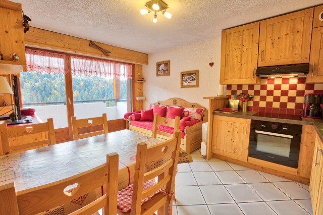 _lv_images__lot_0000100243_01_7289368