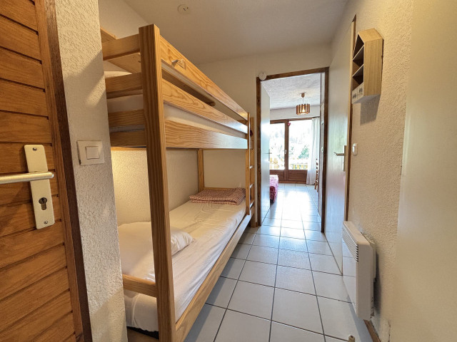 _lv_images__lot_0000100249_11_7378181