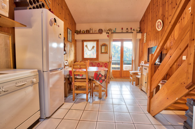 _lv_images__lot_0000100280_04_7932601