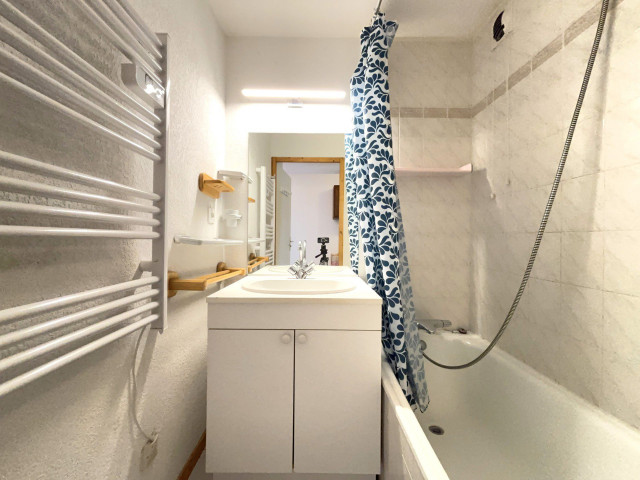 _lv_images__lot_0000100280_06_7719922