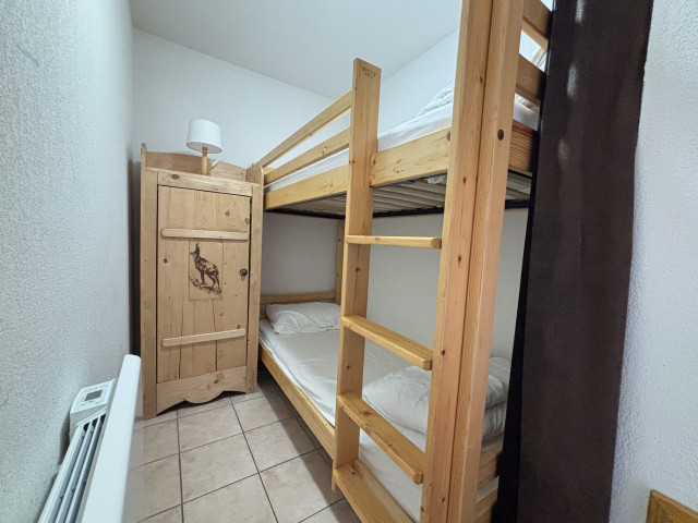 _lv_images__lot_0000210271_08_7000168 _lv_images__lot_0000210271_08_7000168