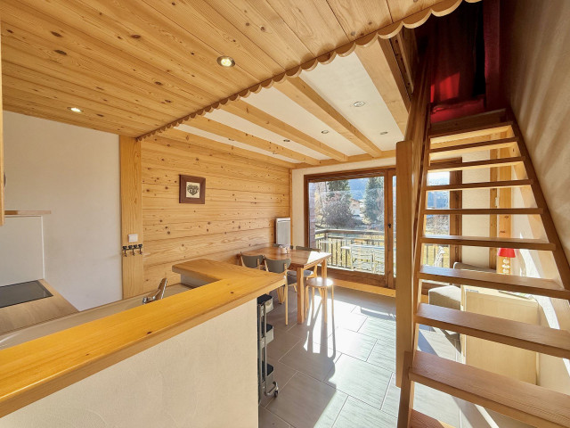 _lv_images__lot_0000220260_15_7754840