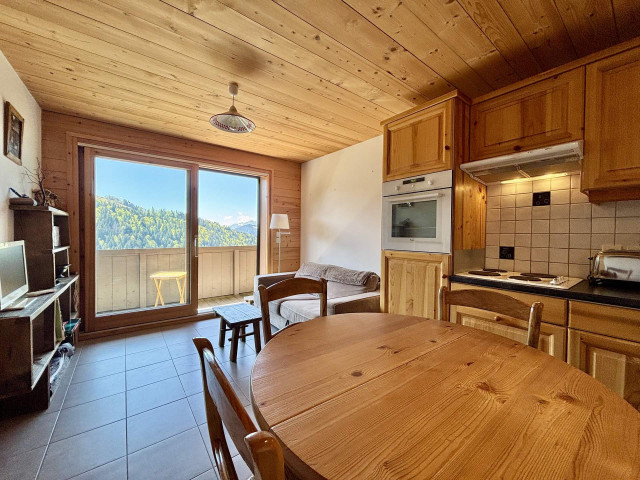 _lv_images__lot_0000680265_04_7738998