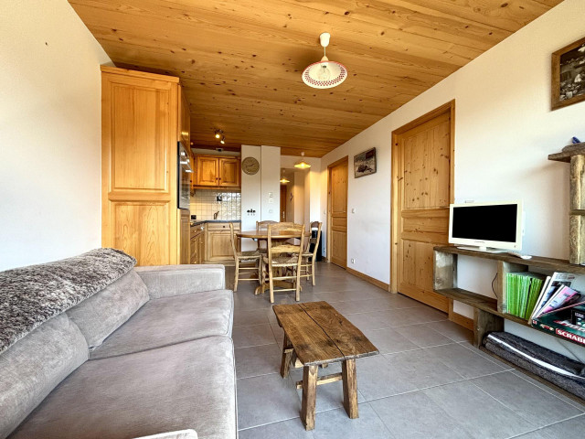 _lv_images__lot_0000680265_11_7759801