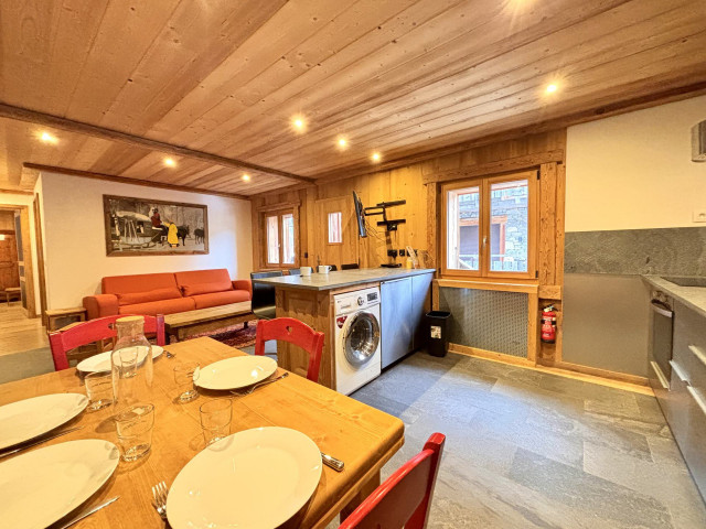 _lv_images__lot_0000970295_04_7731013