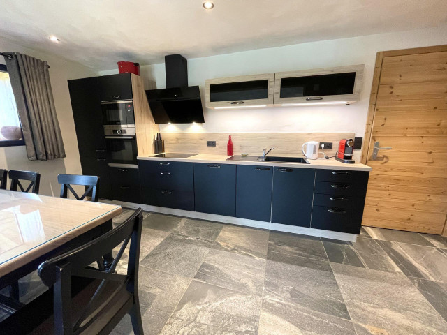 _lv_images__lot_0000970298_03_7566725