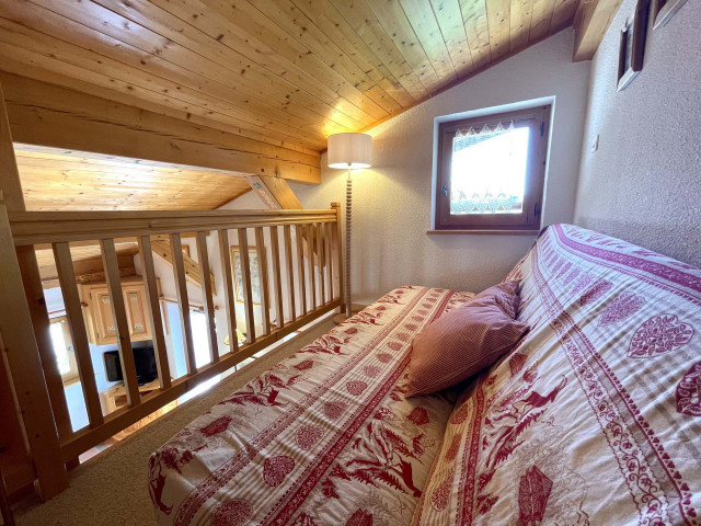 _lv_images__lot_0000970299_11_7616097