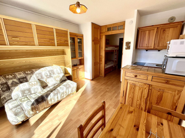 _lv_images__lot_0000970302_04_6937320 _lv_images__lot_0000970302_04_6937320