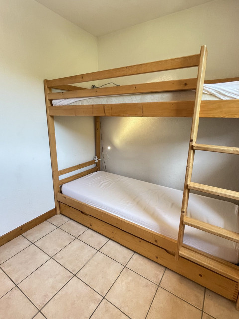 _lv_images__lot_0000970303_08_6937735