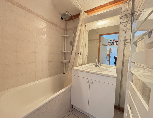 _lv_images__lot_0000970324_07_7711628