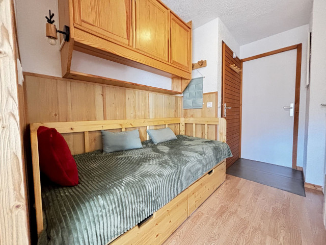 _lv_images__lot_0000970339_12_6931705