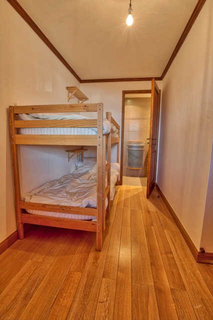 _lv_images__lot_0000970345_05_6934628