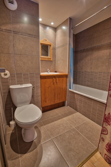 _lv_images__lot_0000970345_06_6934630