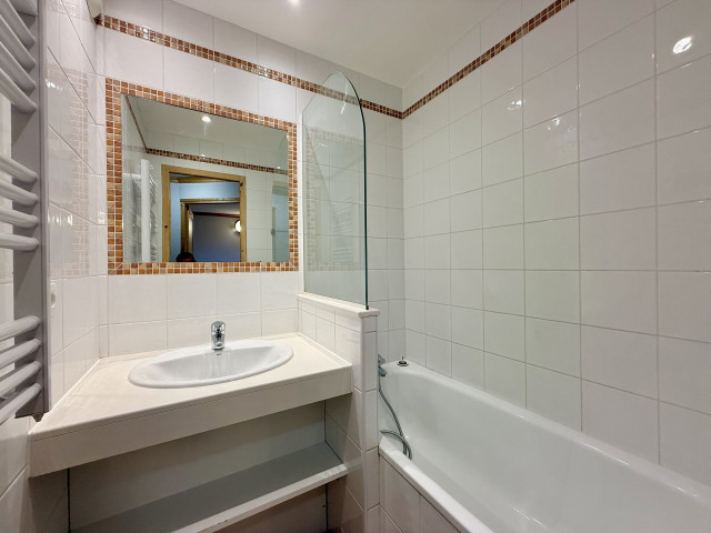 _lv_images__lot_0000970347_05_7720439