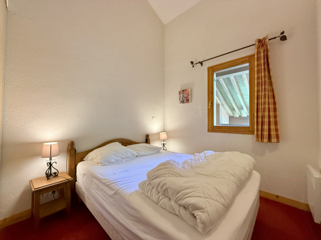 _lv_images__lot_0000970347_06_7720442