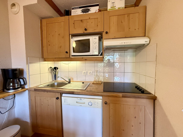 _lv_images__lot_0000970347_09_7756402