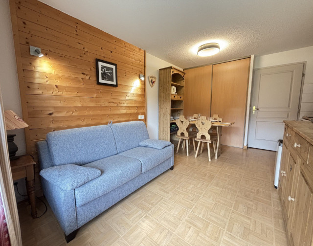 _lv_images__lot_0000970348_12_7342553