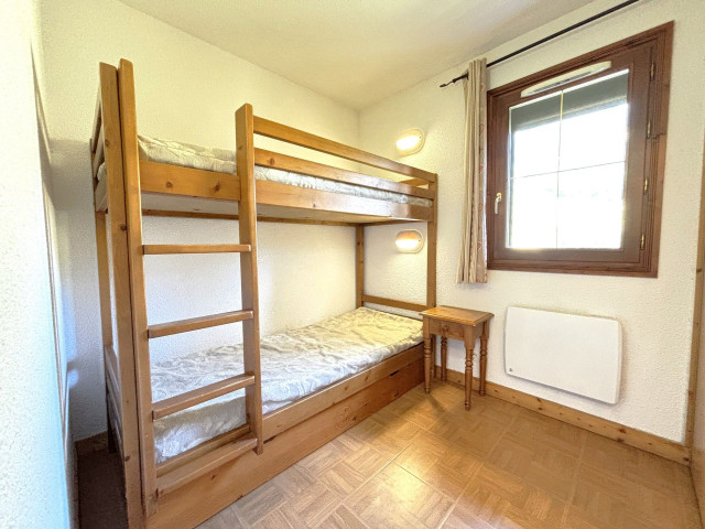 _lv_images__lot_0000970349_11_7576695