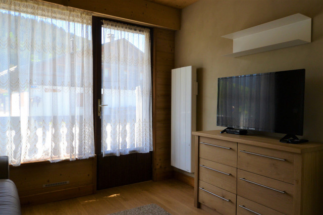 _lv_images__lot_0000970355_03_7431572