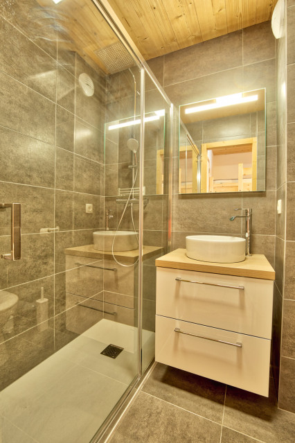 _lv_images__lot_0000970363_06_7060468