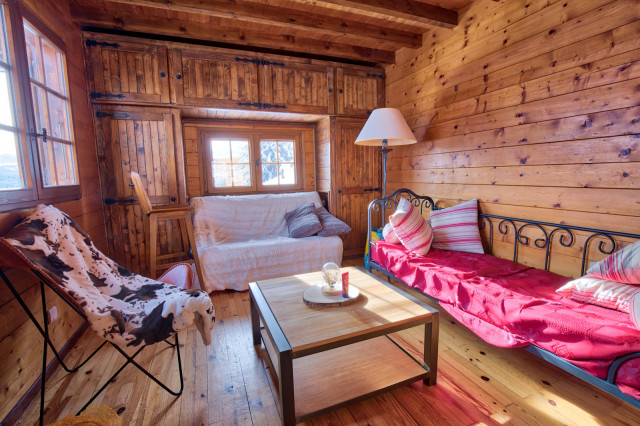 _lv_images__lot_0000970369_02_7701428