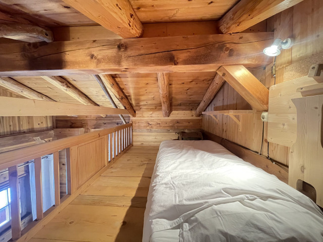 _lv_images__lot_0000970371_09_7490527