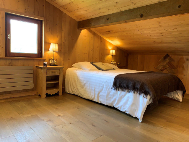 _lv_images__lot_0000970374_10_7378912