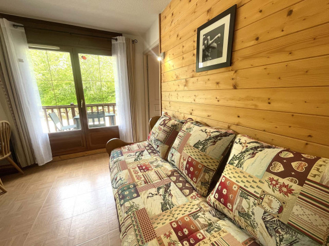 _lv_images__lot_0000970380_03_7674797