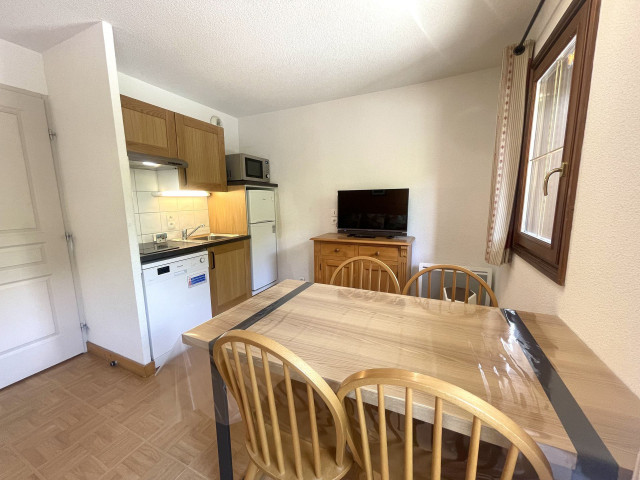 _lv_images__lot_0000970380_06_7214899