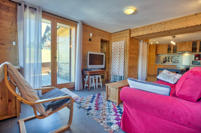 _lv_images__lot_0000970385_03_6960309