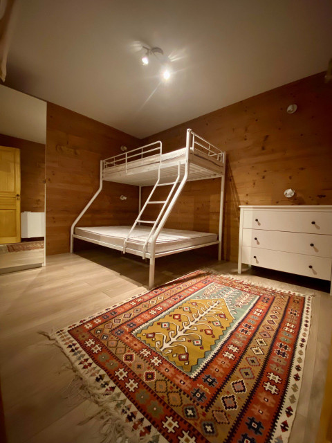 _lv_images__lot_0000970385_06_6900620