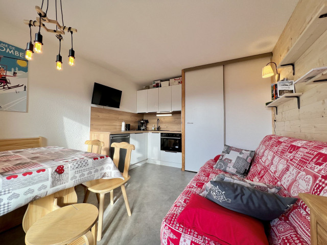 _lv_images__lot_0000970389_03_7497505